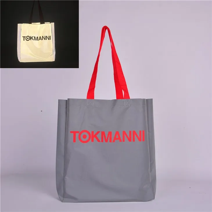 Ασημένια ανακλαστική τσάντα